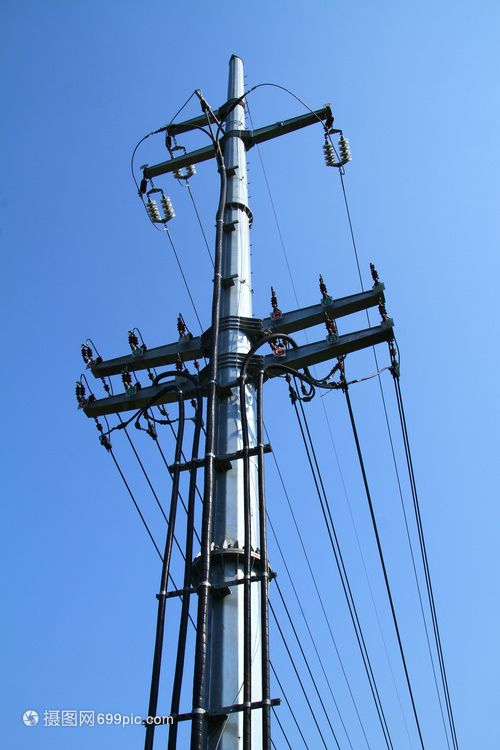 高壓電線塔與電纜 構筑現代電力網絡的支柱